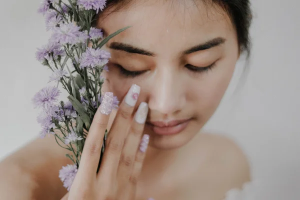 Nachhaltigkeit in der Nagelpflege: Ein grüner Weg mit Glossy Nails